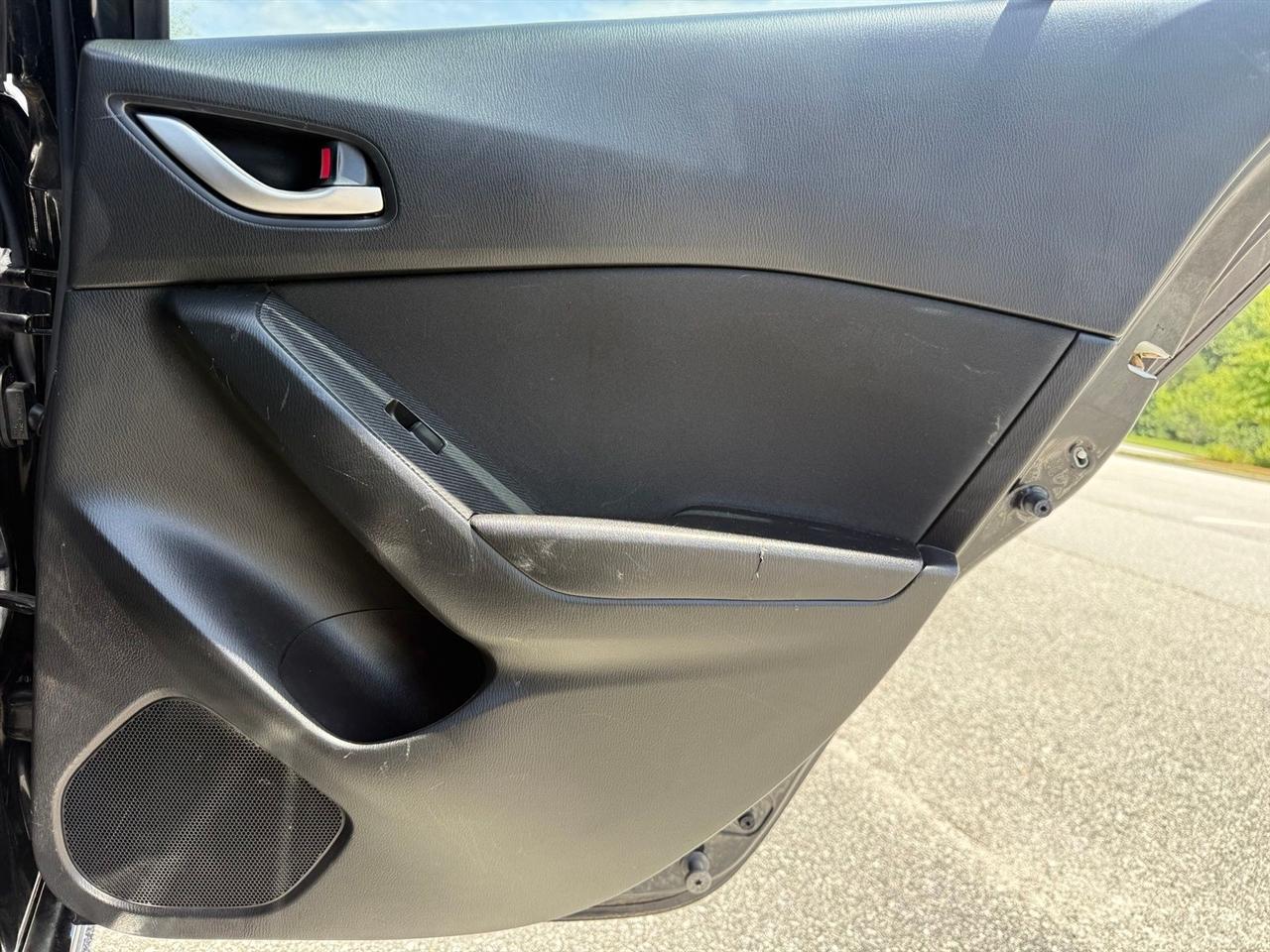 Mazda MAZDA3  2015
