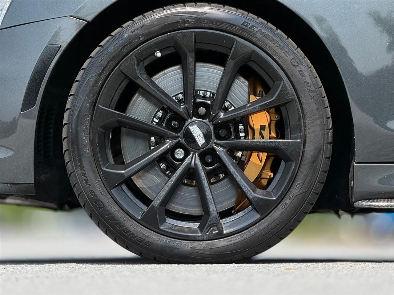 Cadillac ATS-V Sedan  2016
