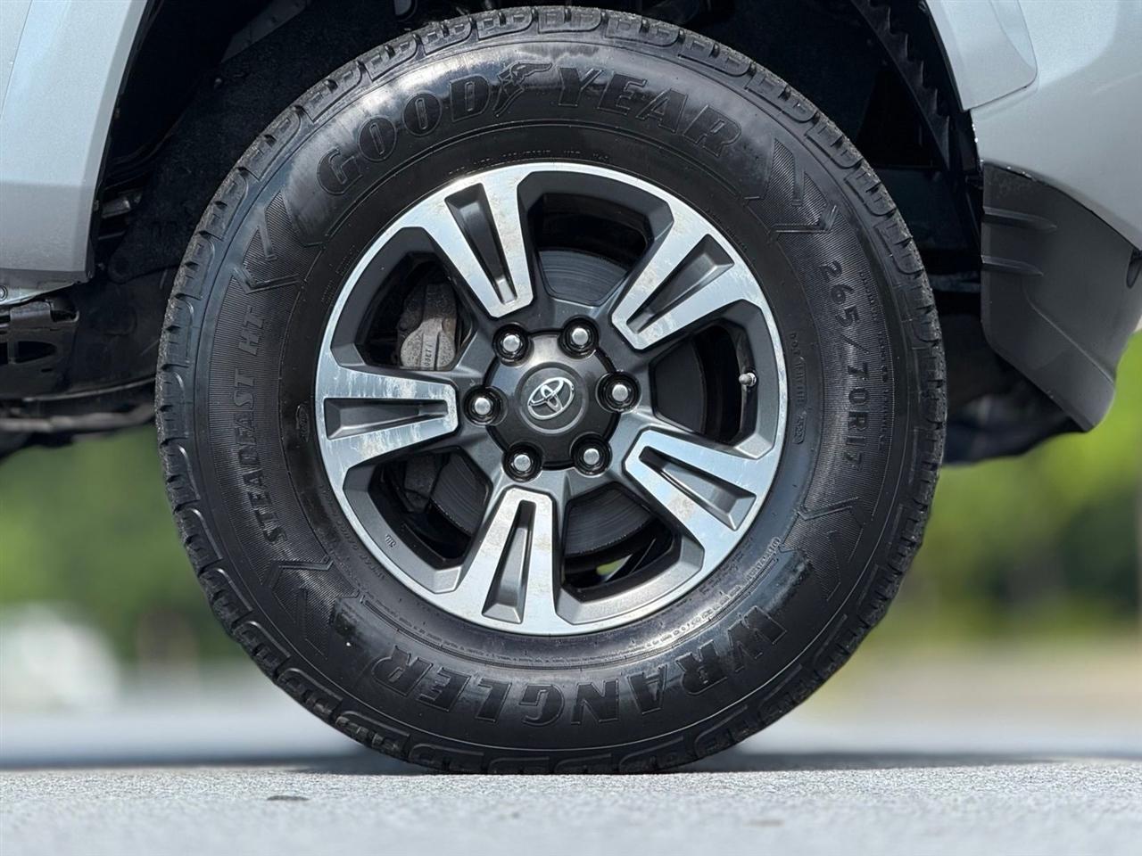 Toyota Tacoma  2017