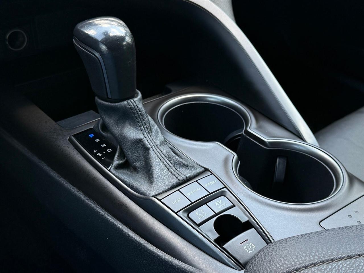 Toyota Camry  2021