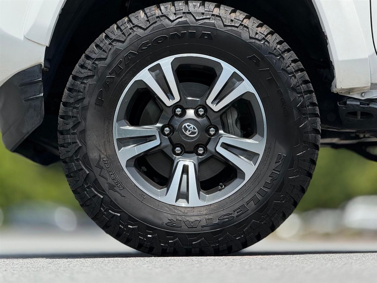 Toyota Tacoma  2017