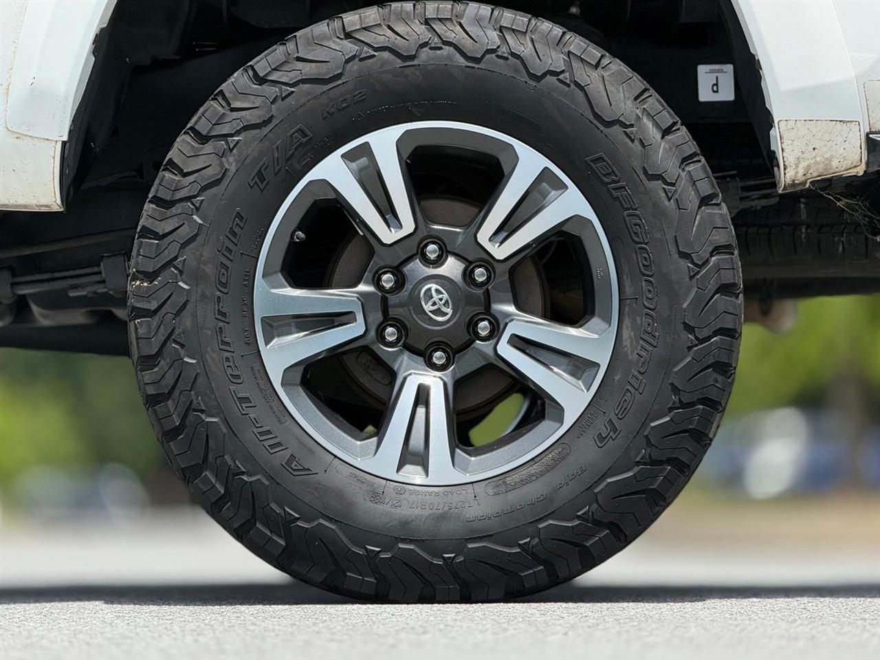 Toyota Tacoma  2017