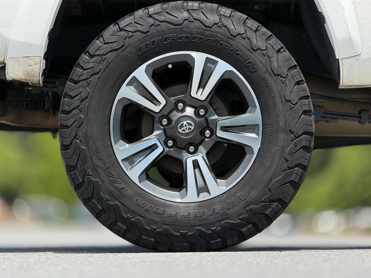 Toyota Tacoma  2017