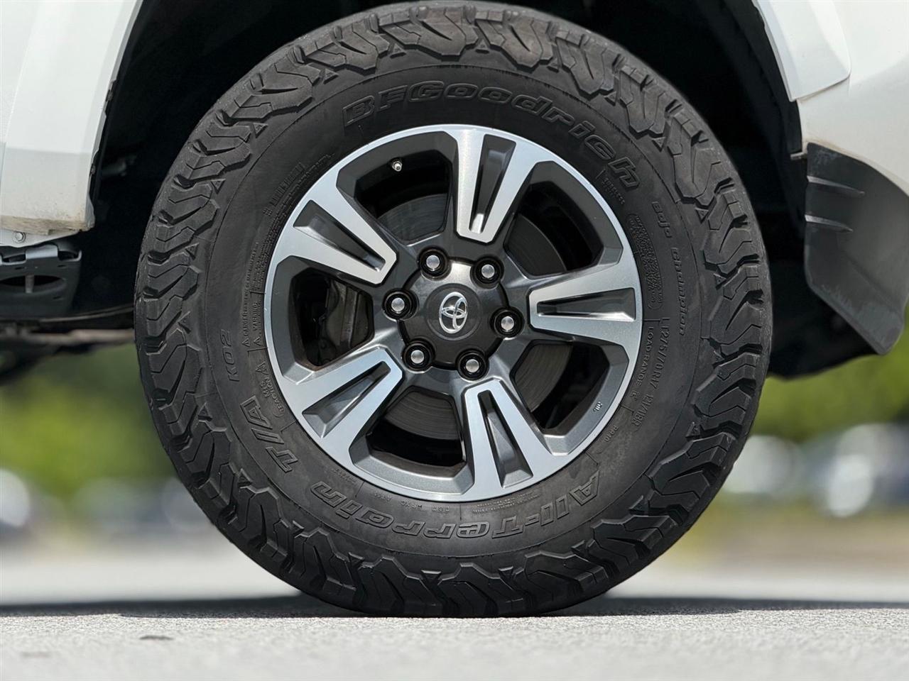 Toyota Tacoma  2017