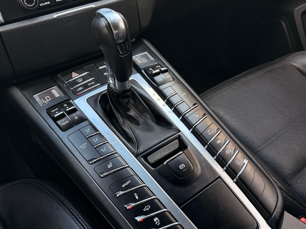 Porsche Macan  2017