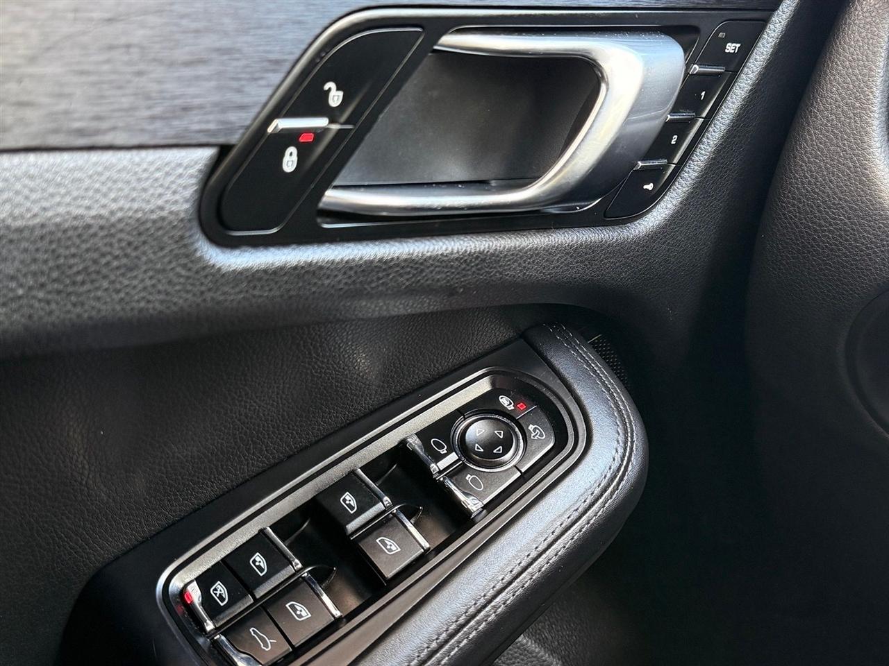 Porsche Macan  2017