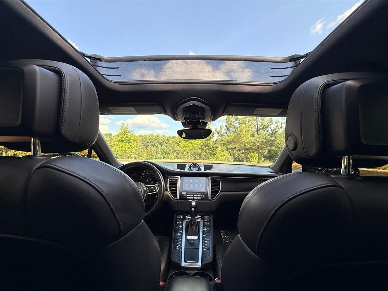 Porsche Macan  2017