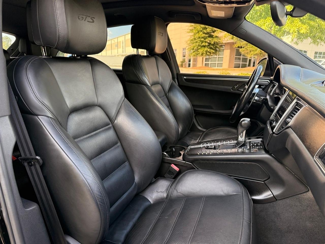 Porsche Macan  2017