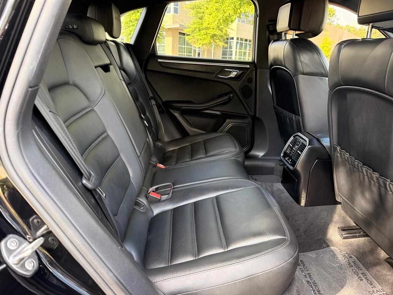 Porsche Macan  2017