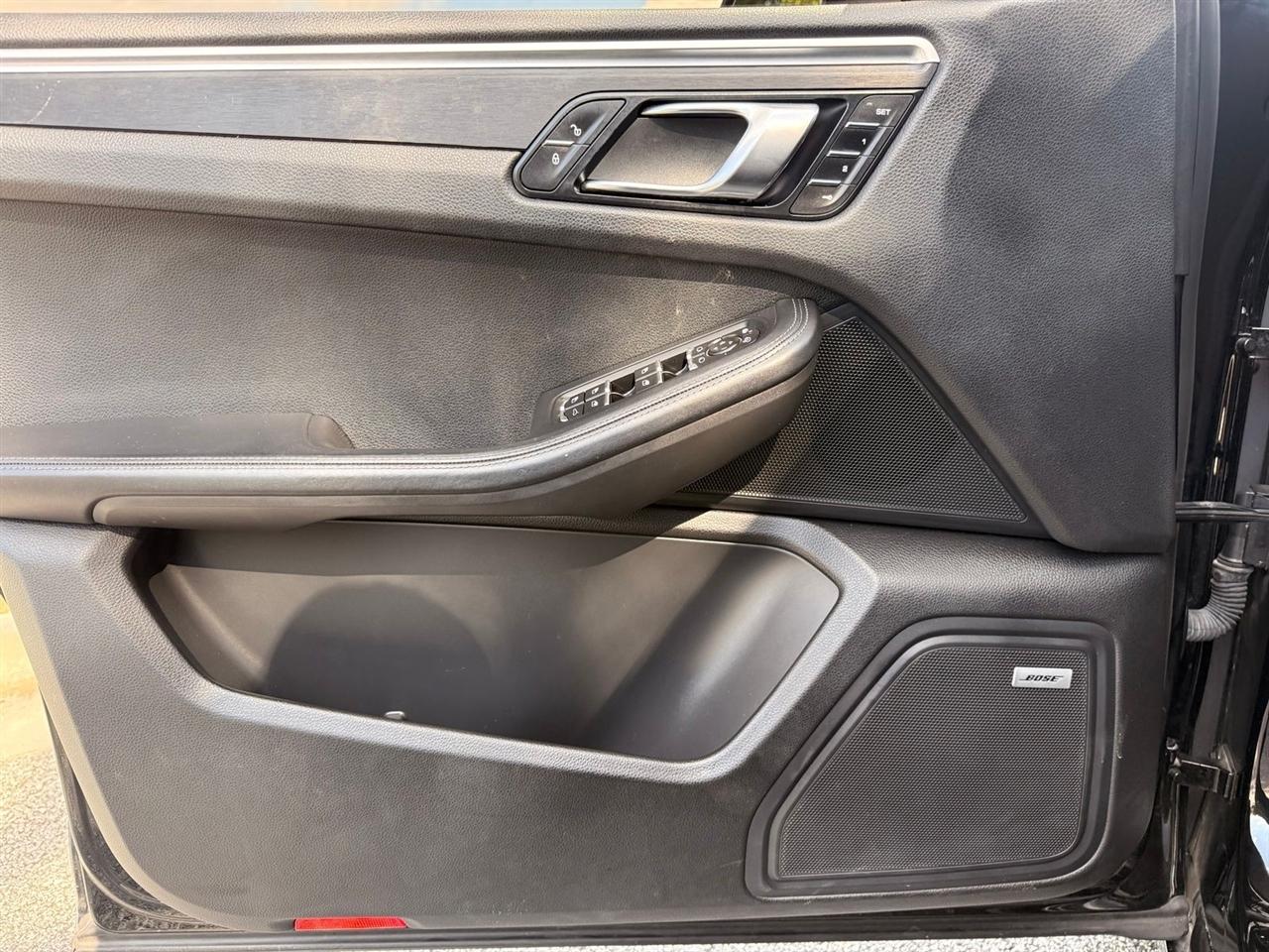Porsche Macan  2017
