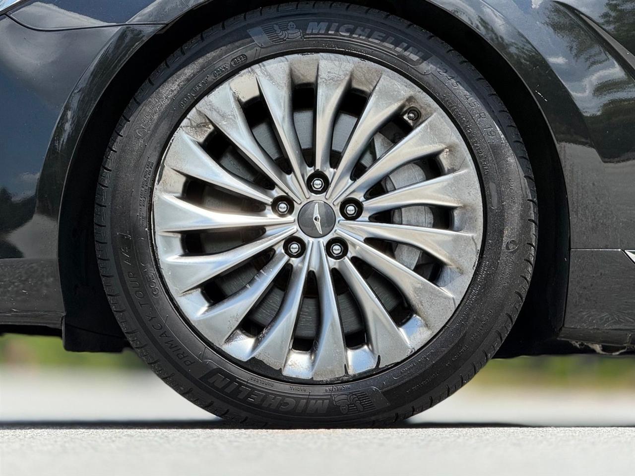 Genesis G90  2018
