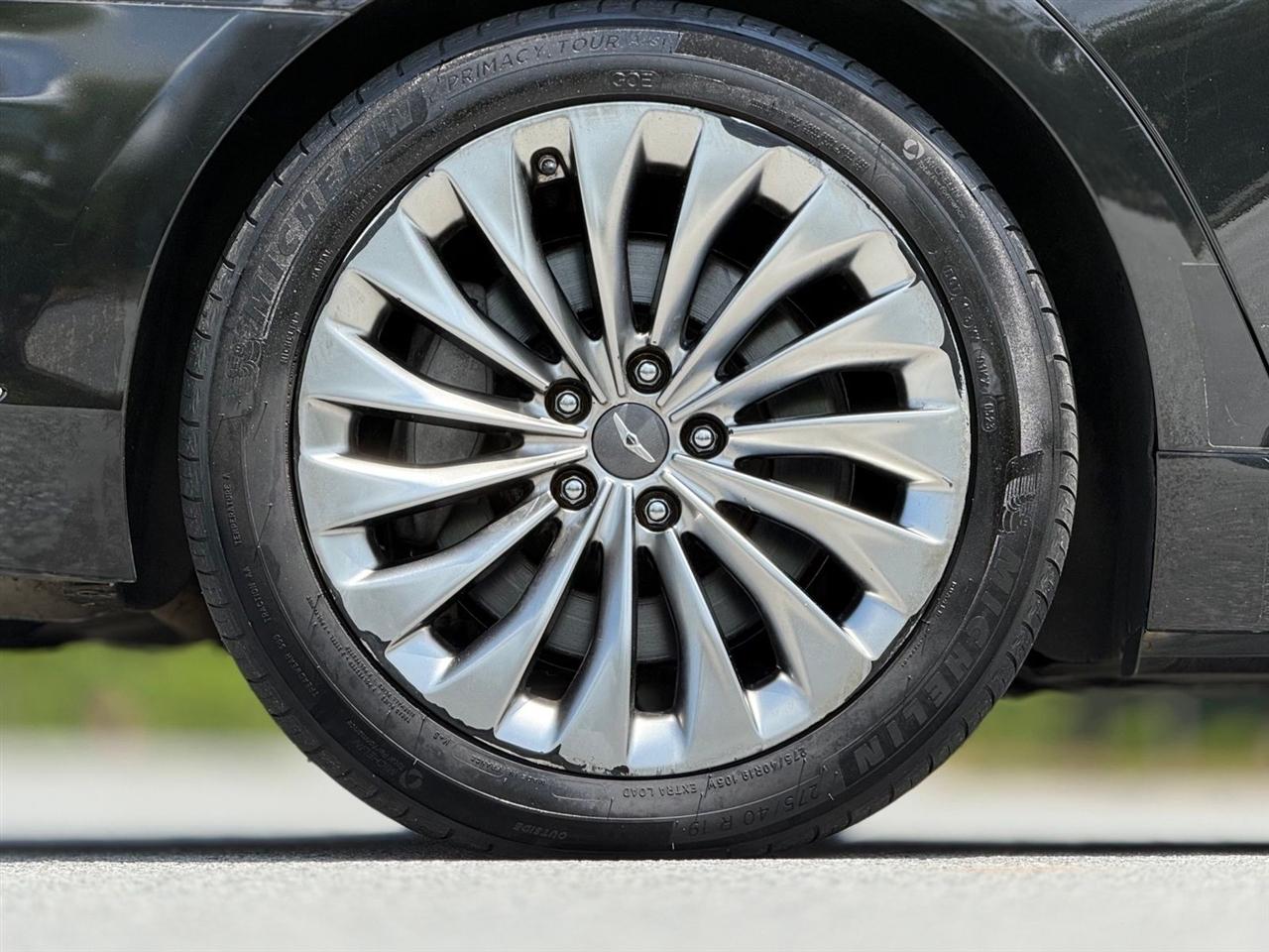 Genesis G90  2018