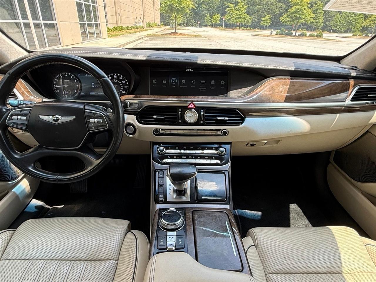 Genesis G90  2018