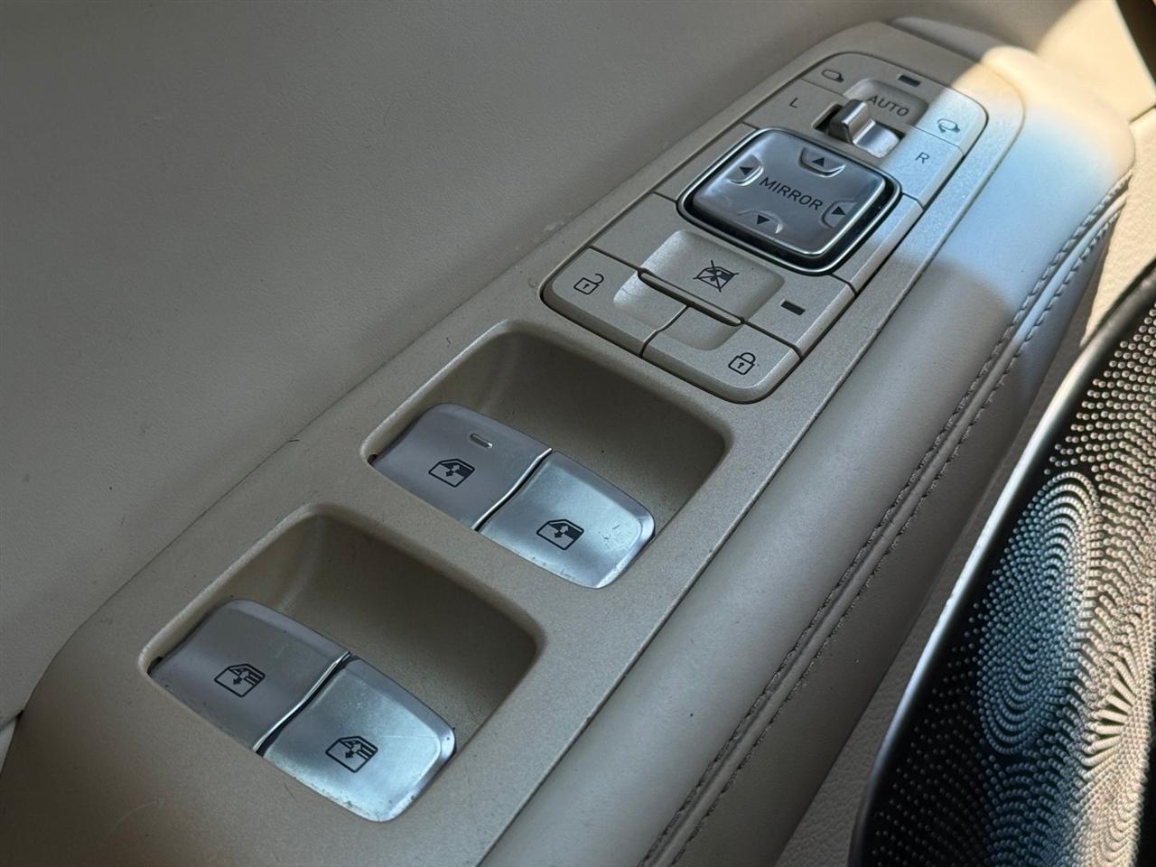 Genesis G90  2018