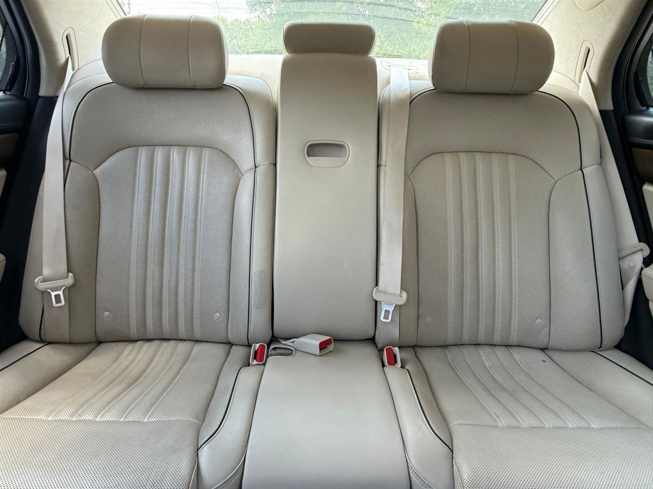Genesis G90  2018