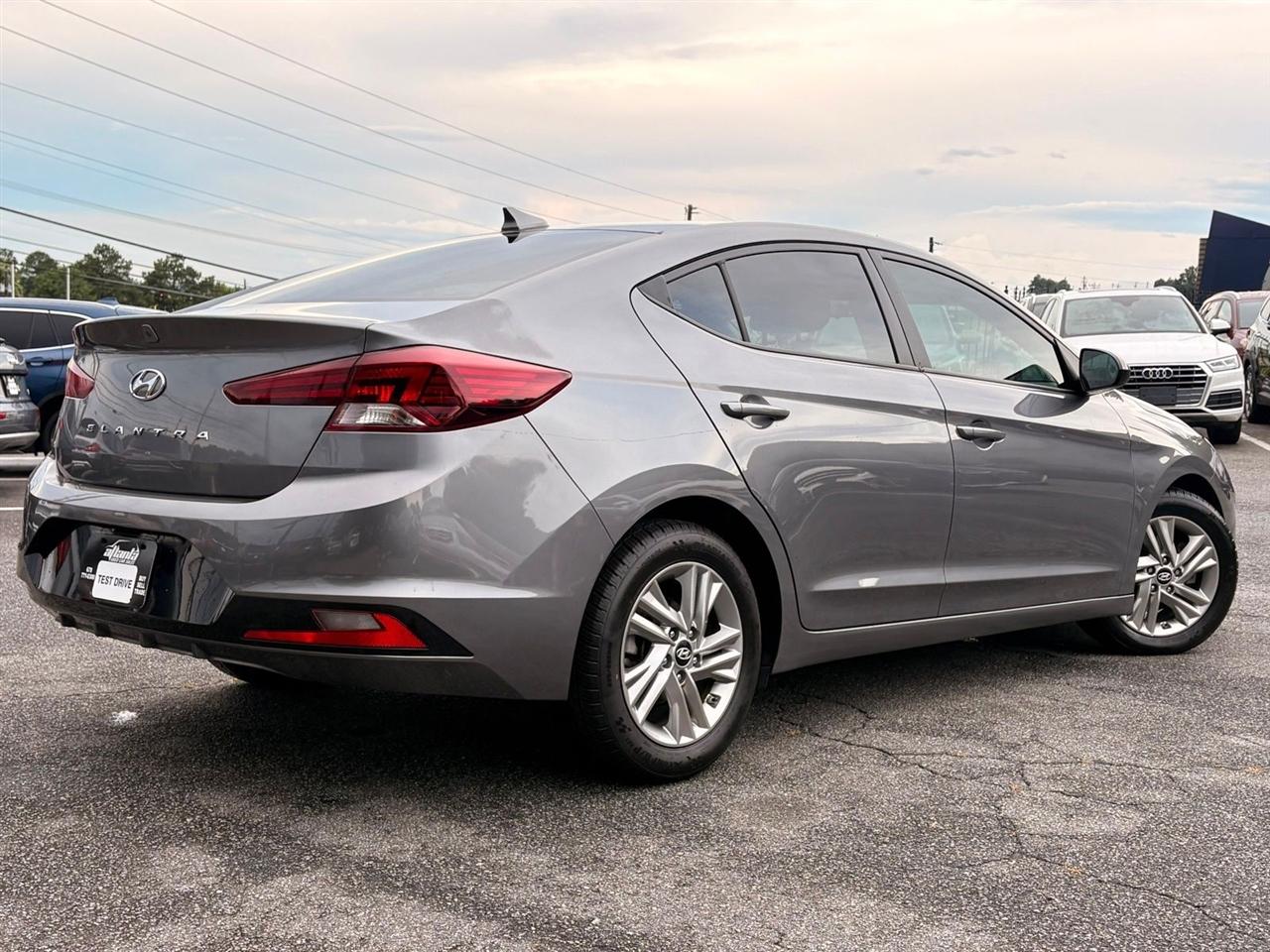 Hyundai Elantra  2019