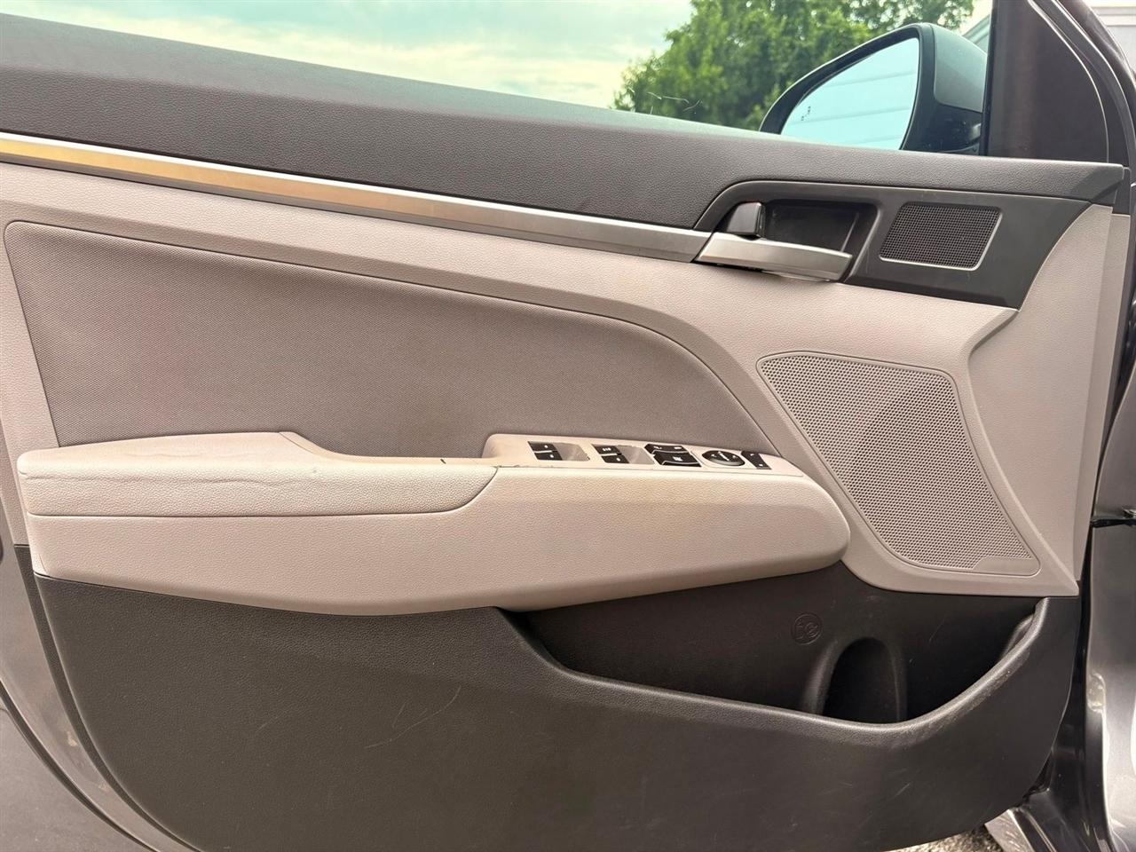 Hyundai Elantra  2019