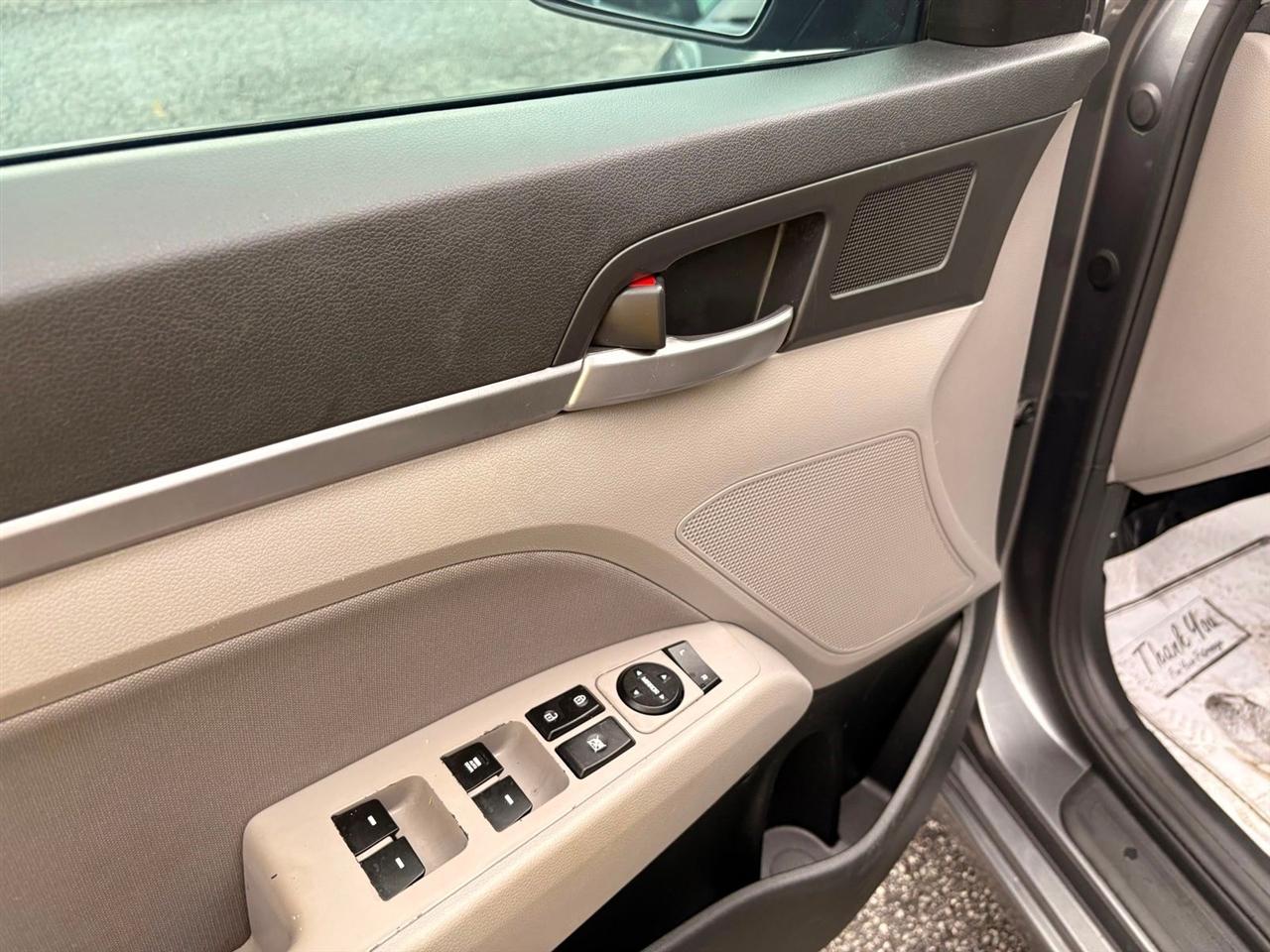 Hyundai Elantra  2019