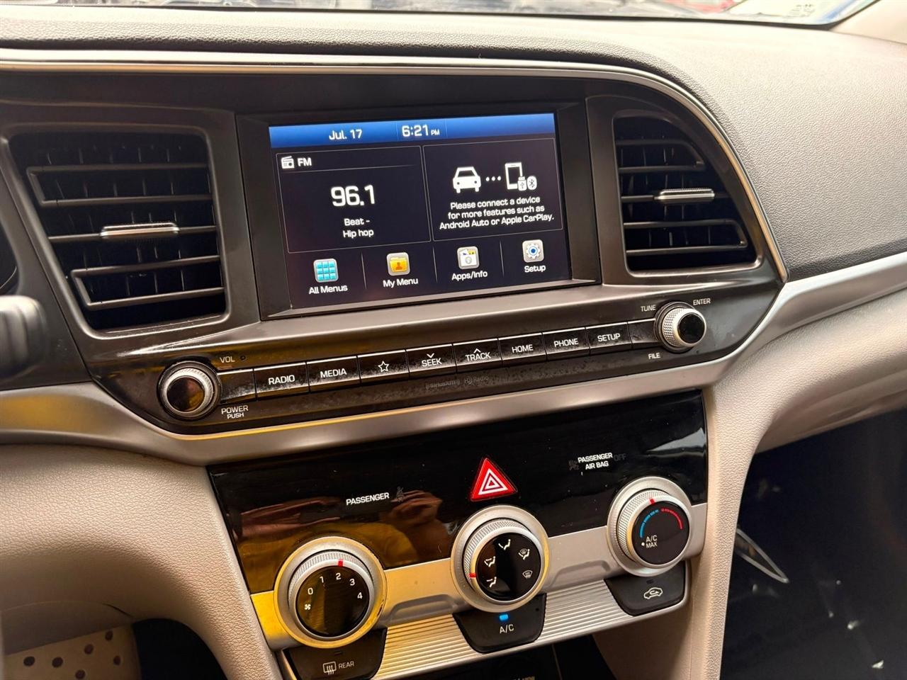 Hyundai Elantra  2019