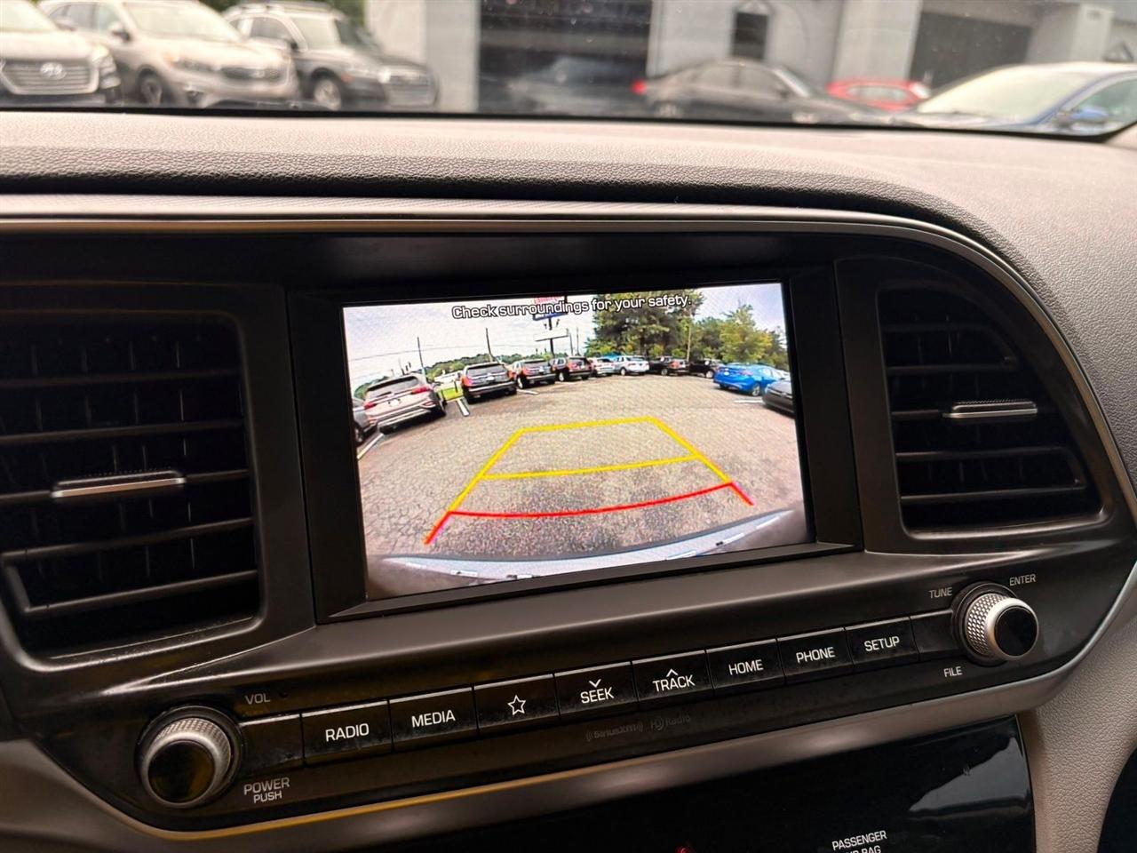 Hyundai Elantra  2019