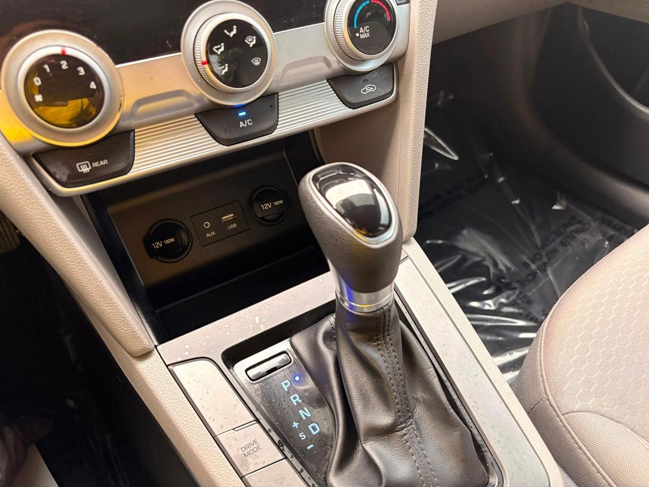 Hyundai Elantra  2019