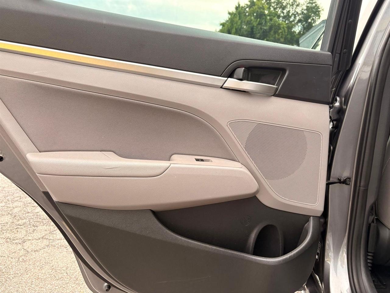 Hyundai Elantra  2019