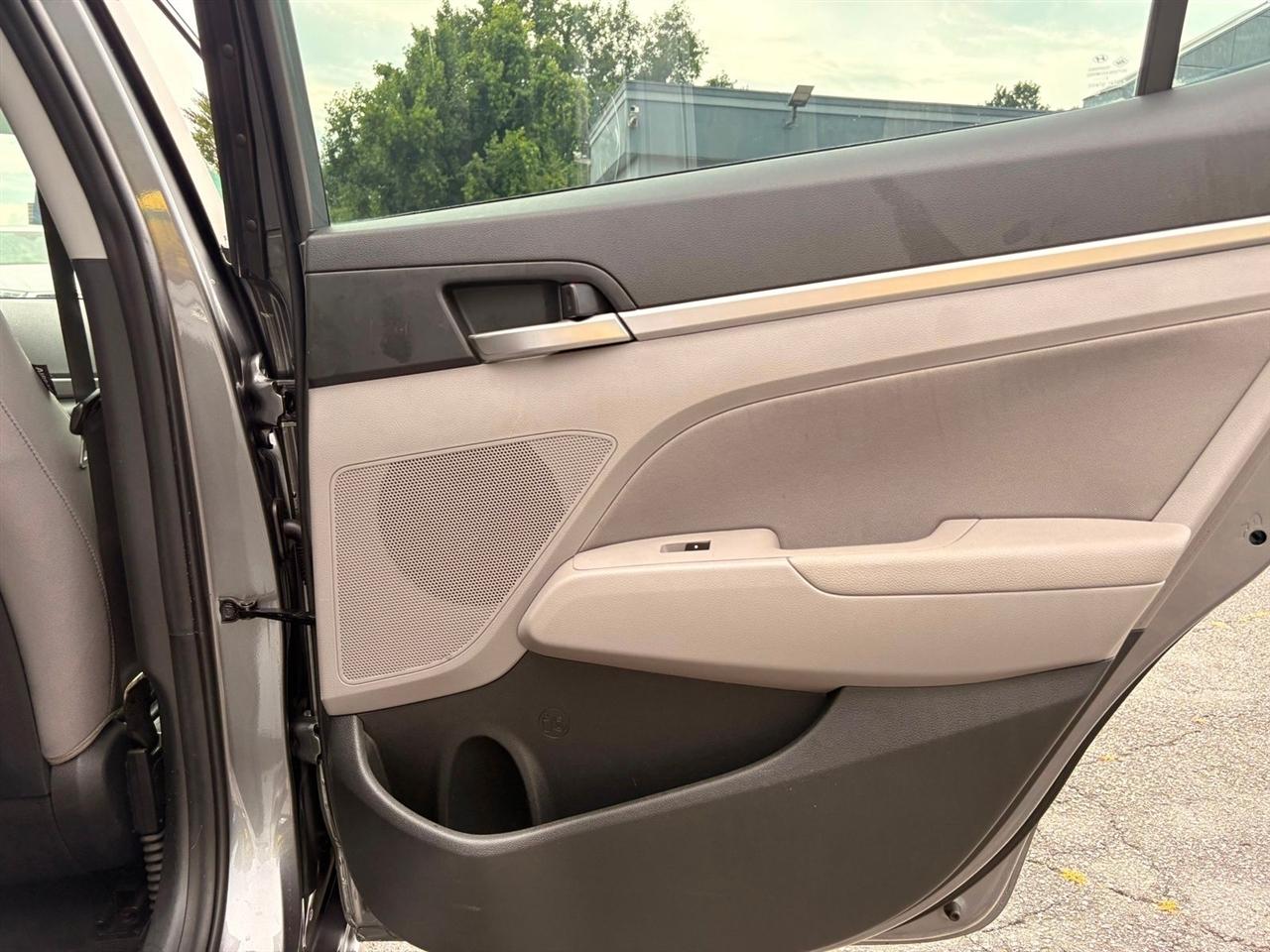 Hyundai Elantra  2019