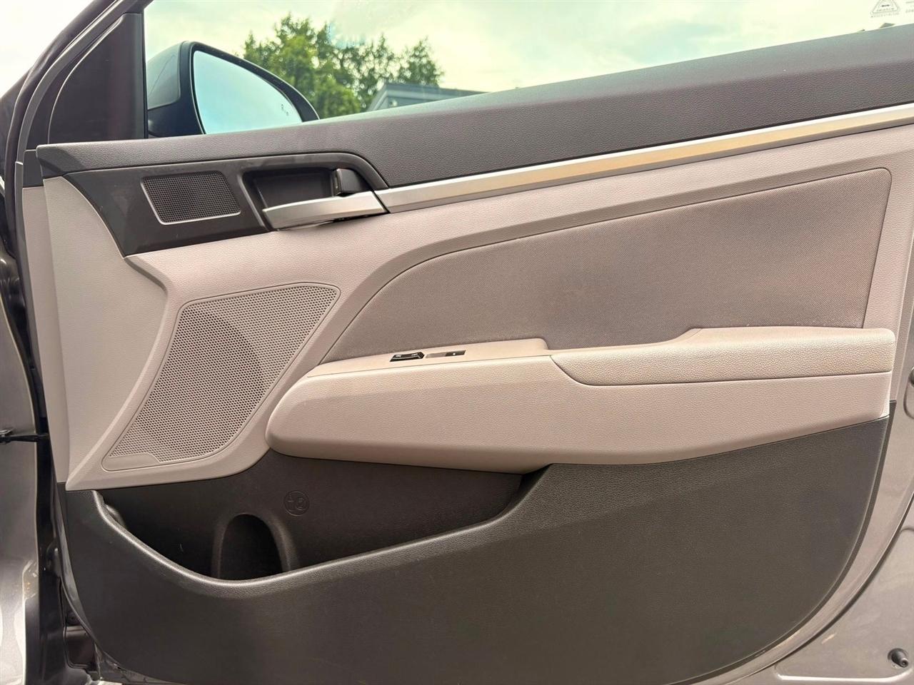 Hyundai Elantra  2019