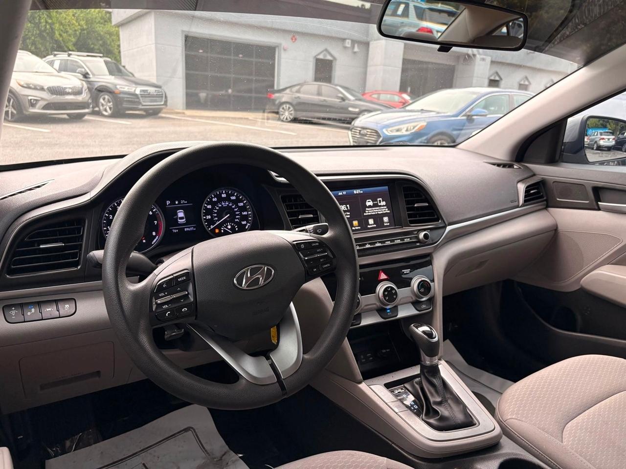 Hyundai Elantra  2019