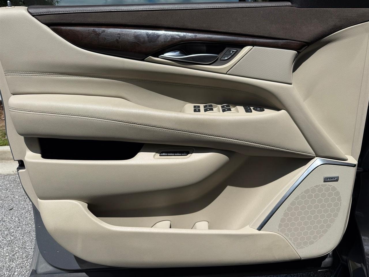 Cadillac Escalade  2017