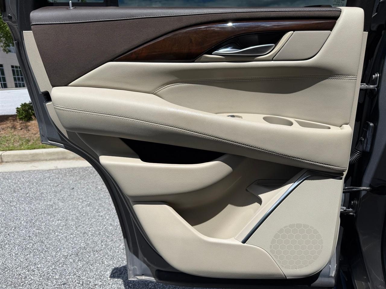 Cadillac Escalade  2017