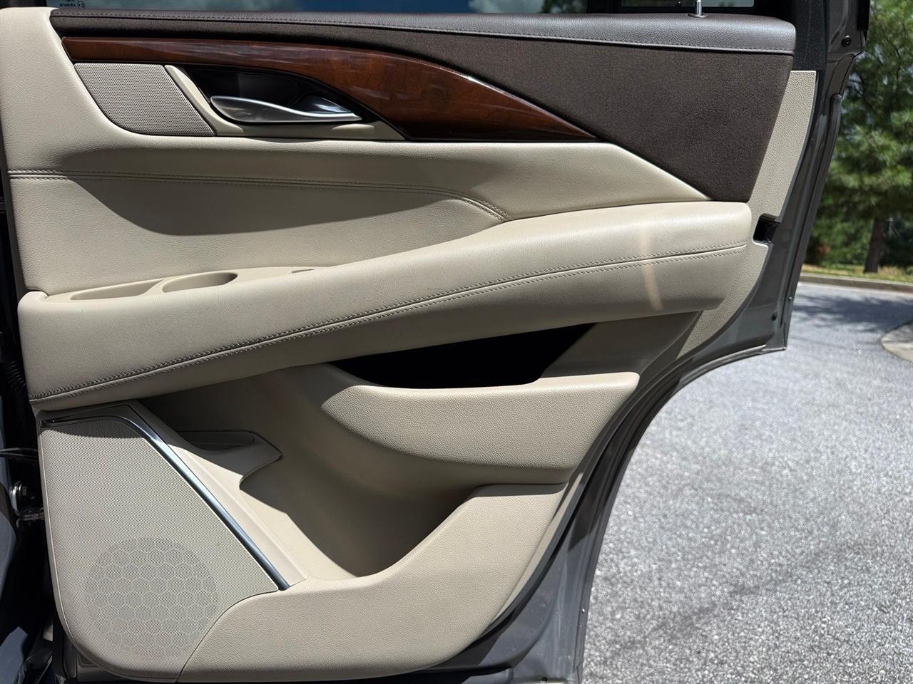 Cadillac Escalade  2017