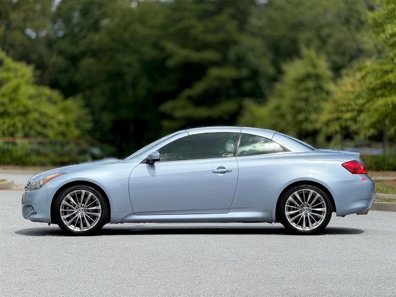 Infiniti G37 Convertible  2012