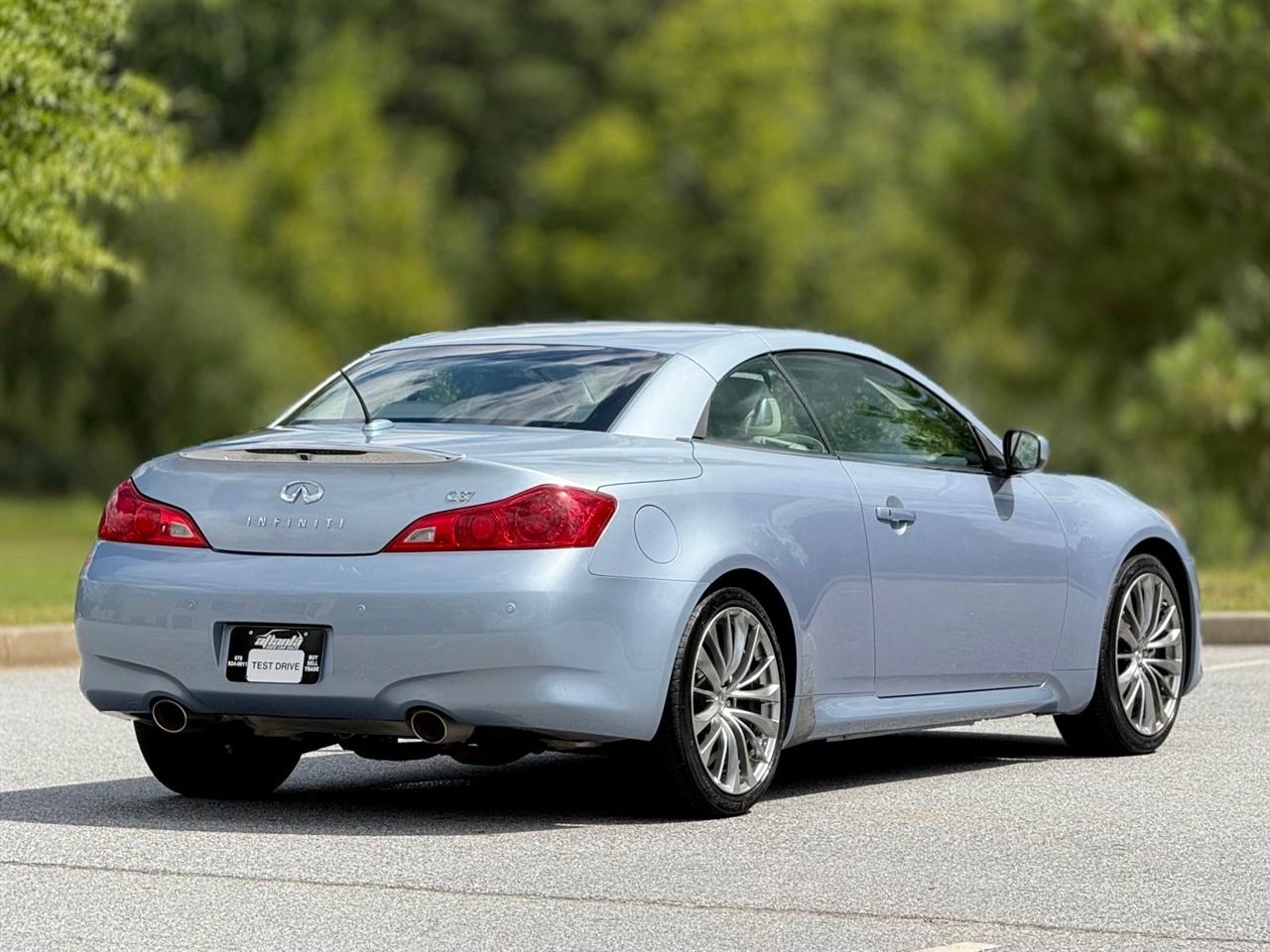 Infiniti G37 Convertible  2012