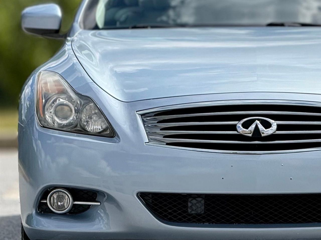 Infiniti G37 Convertible  2012