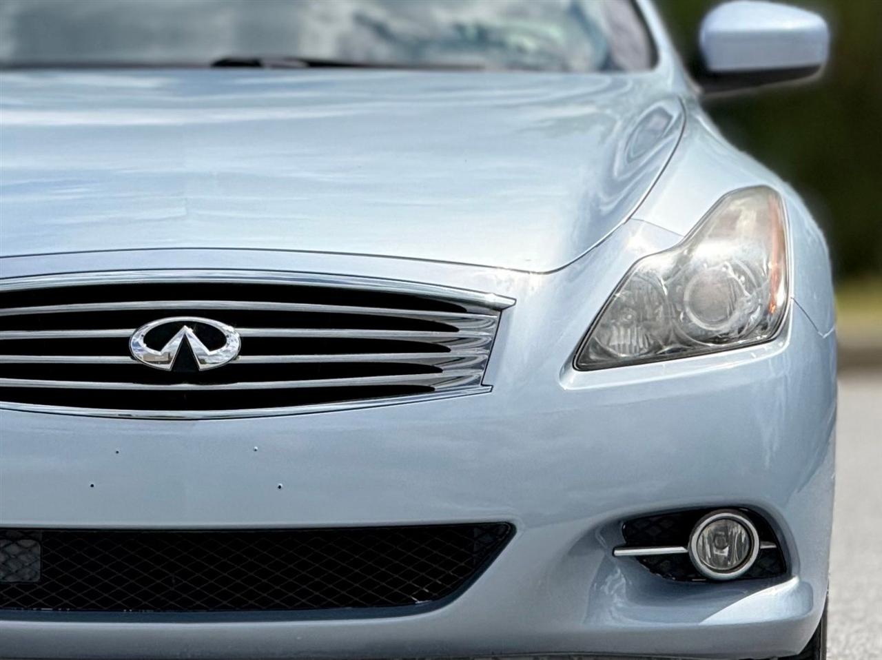 Infiniti G37 Convertible  2012