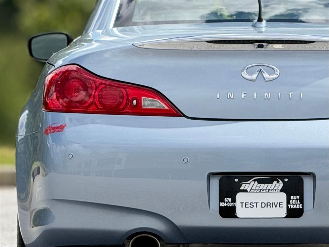 Infiniti G37 Convertible  2012