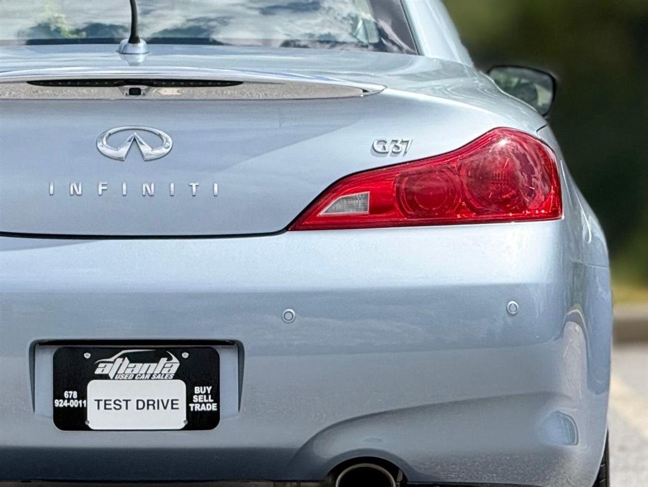 Infiniti G37 Convertible  2012