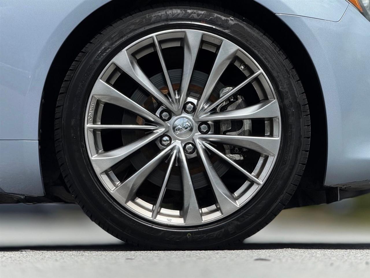 Infiniti G37 Convertible  2012