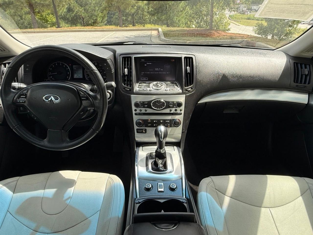 Infiniti G37 Convertible  2012