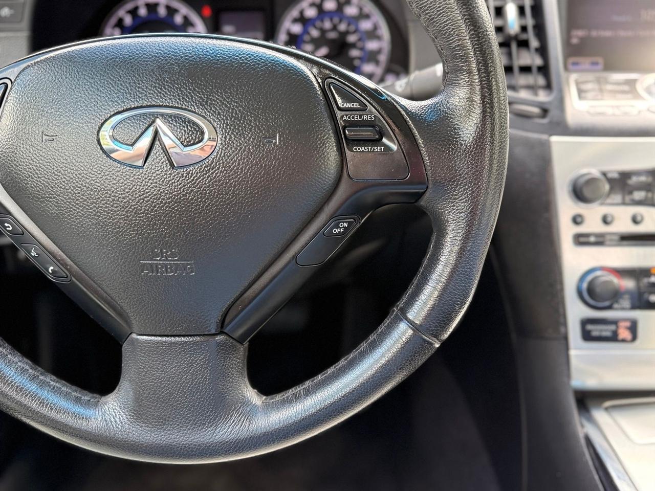 Infiniti G37 Convertible  2012
