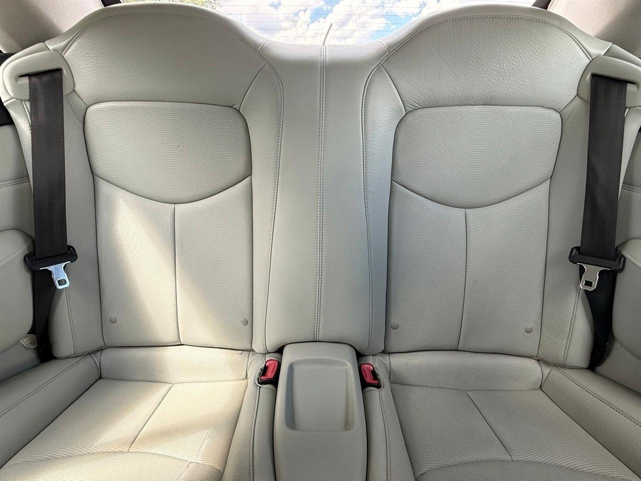 Infiniti G37 Convertible  2012