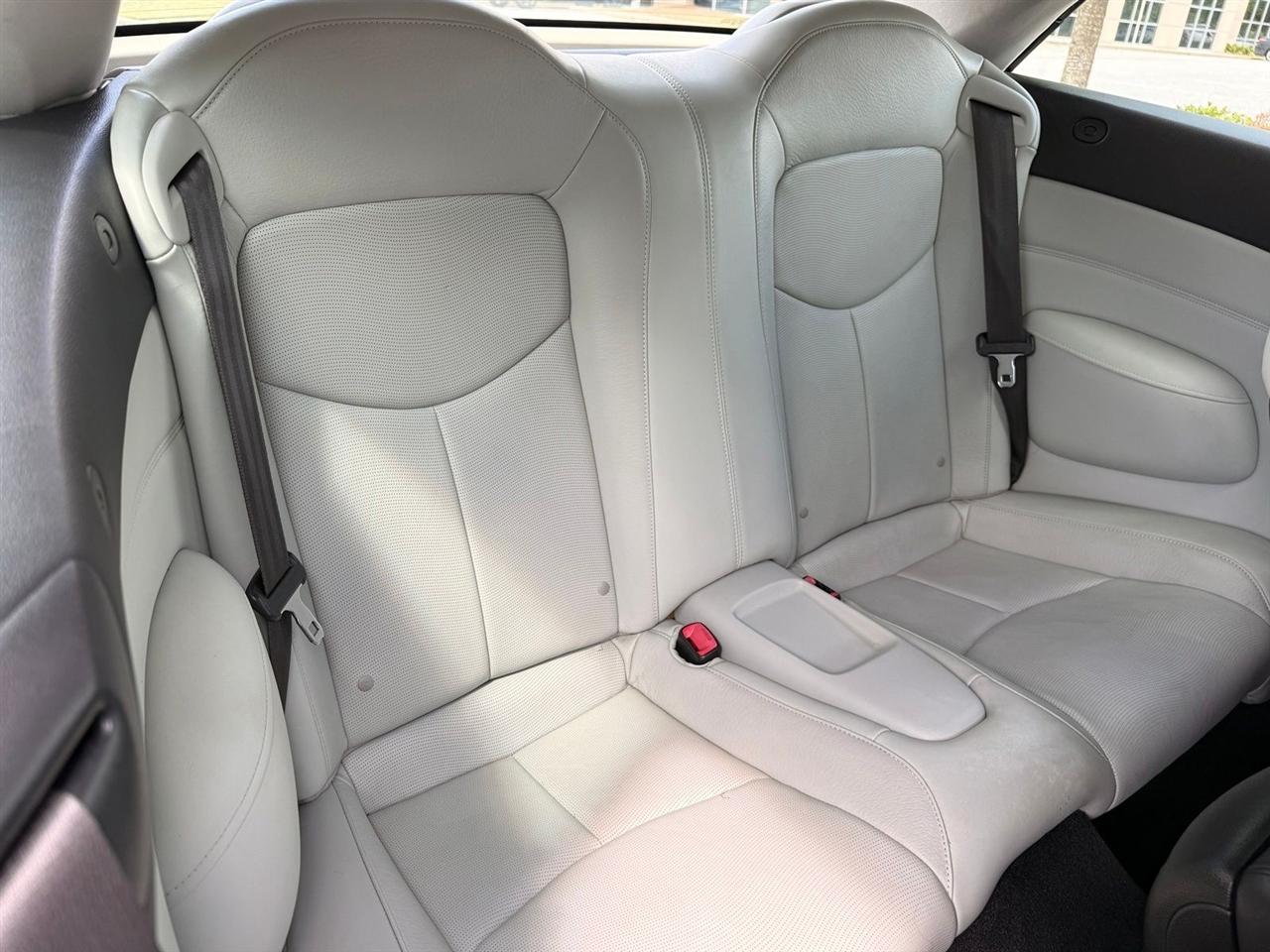 Infiniti G37 Convertible  2012