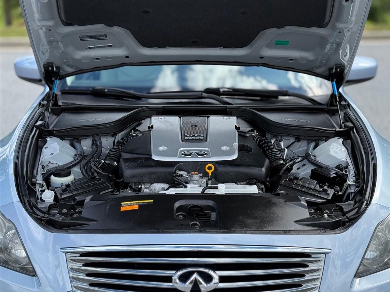 Infiniti G37 Convertible  2012