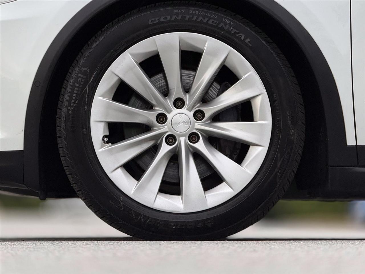 Tesla Model X  2018