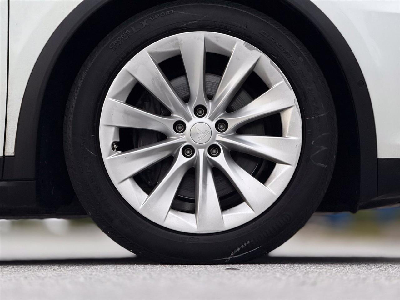 Tesla Model X  2018