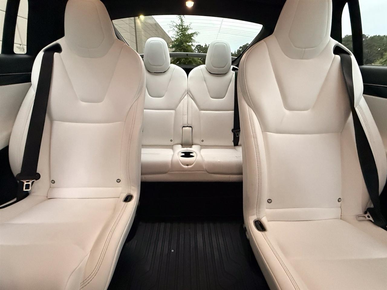 Tesla Model X  2018