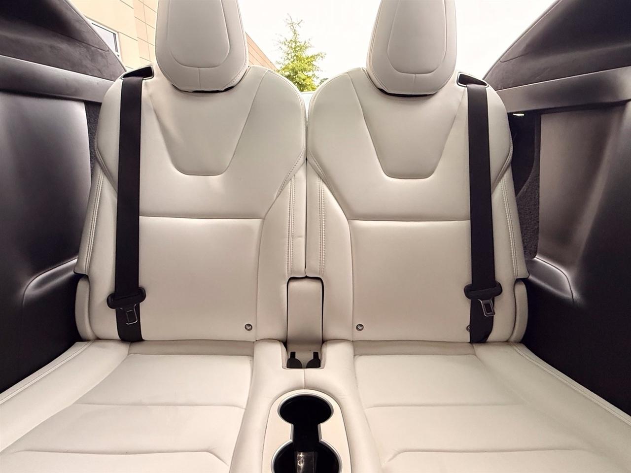 Tesla Model X  2018