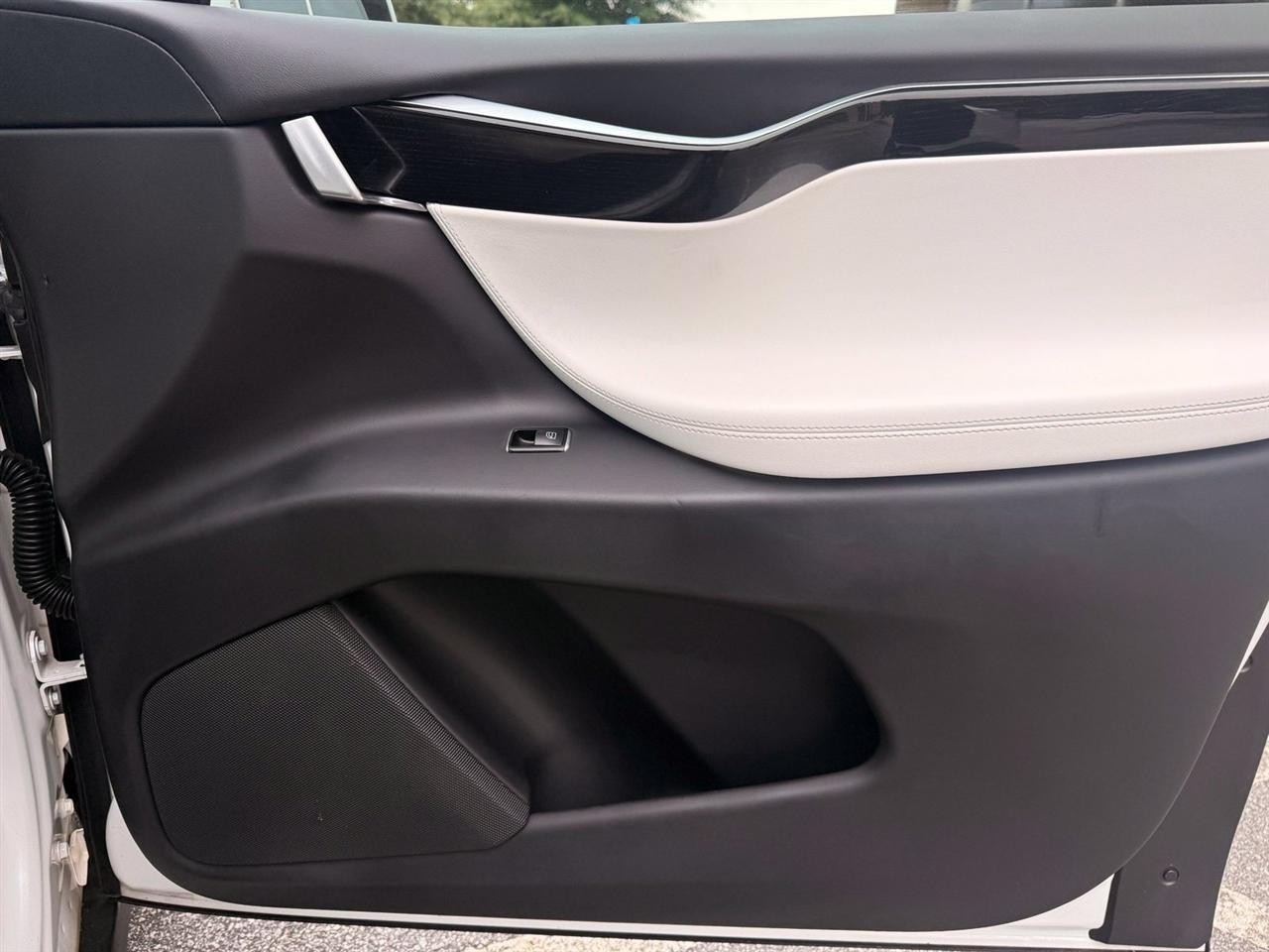 Tesla Model X  2018