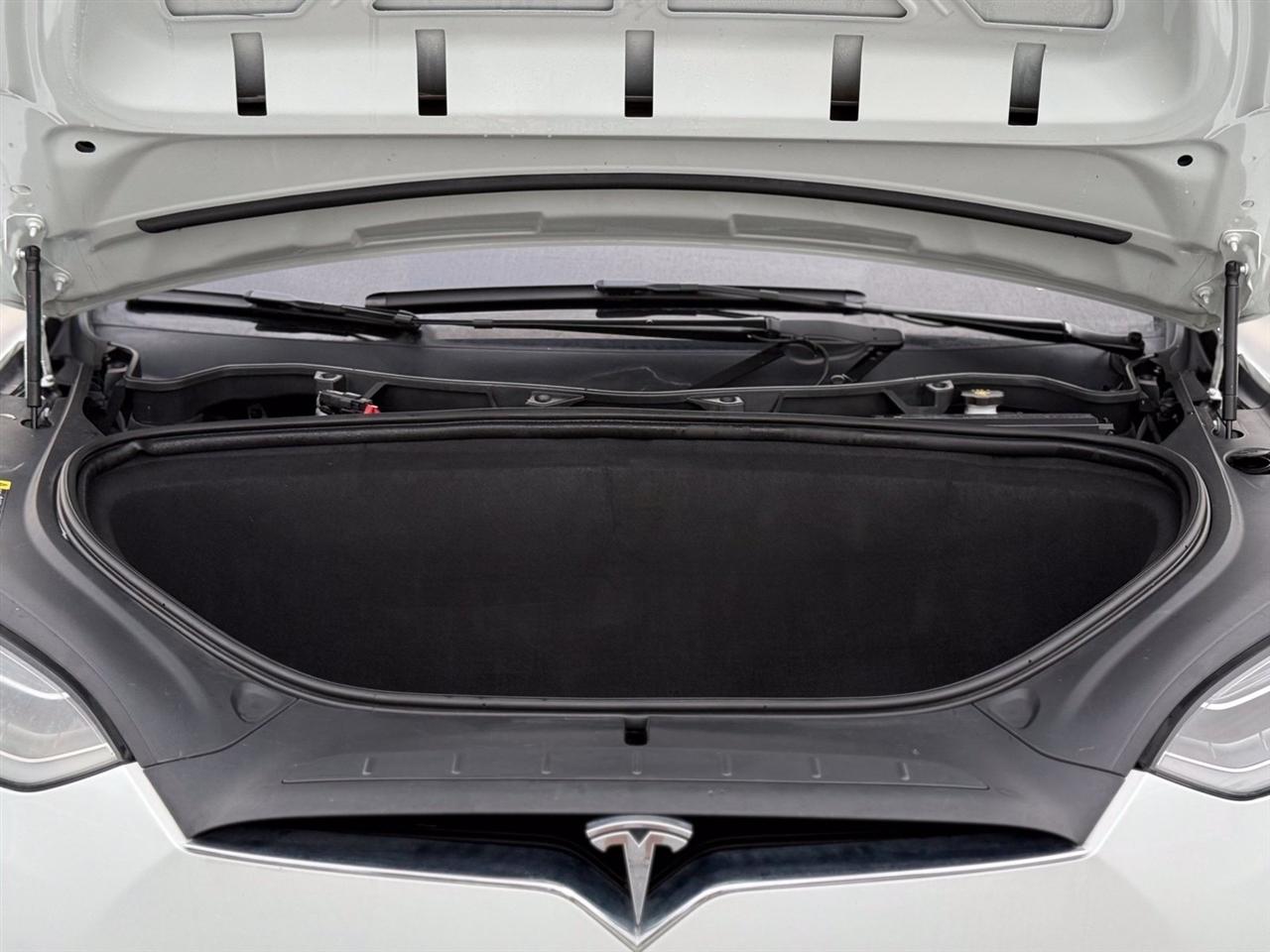 Tesla Model X  2018